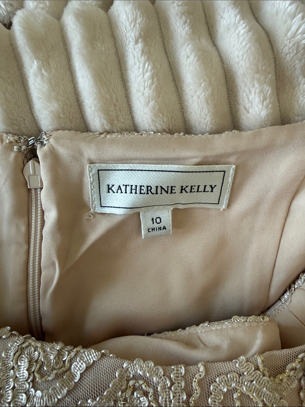 Katherine Kelly Elegant Sleeveless Embroidered Evening Dress in Blush size 10 - Picture 5 of 7